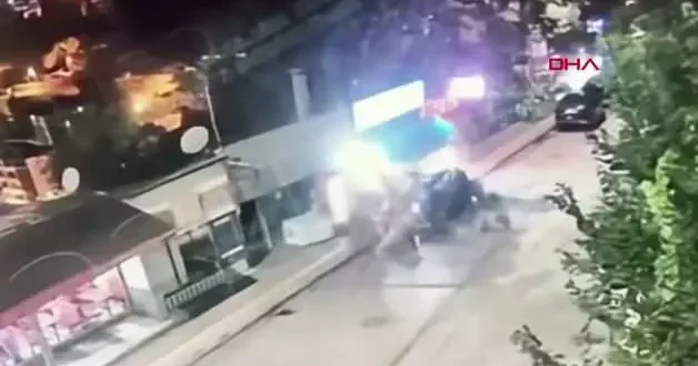 Tunceli’de korku dolu anlar: Otomobil büfeye daldı, çok sayıda yaralı