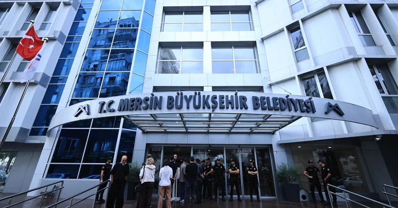 Mersin de 3 belediyeye yolsuzluk operasyonu: 59 şüpheli adliyeye sevk edildi