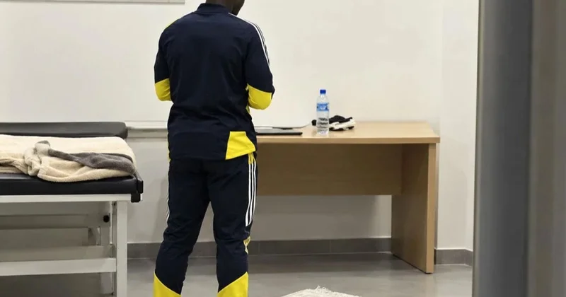 Herkes beğeniyor! Golünü attı, maç biter bitmez stadyumda namaza durdu