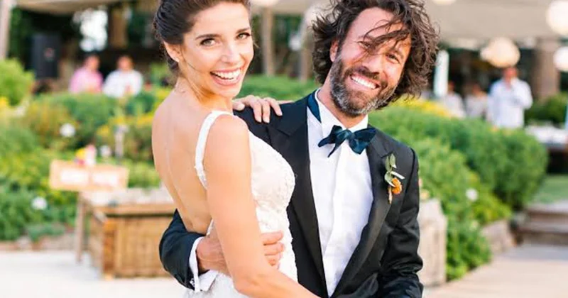 10 yıllık eşinin adını yanlış yazdılar! Elvin Levinler den güldüren tepki
