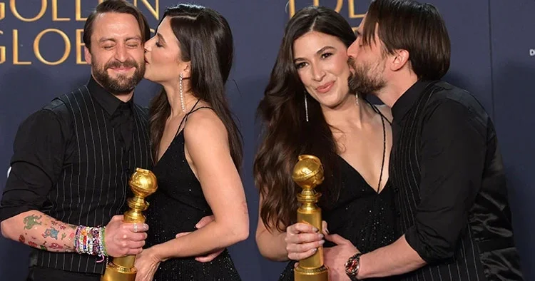 Eşine sahneden seslenip söz almıştı… Ünlü çift üçüncü çocuklarına kavuştu… Şimdi sırada dört numara var!