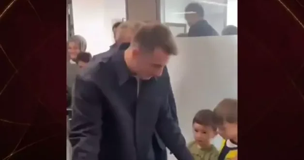 Kerem Aktürkoğlu gönülleri fethetti! ilkokul öğrencisinin dileğini yerine getirdi