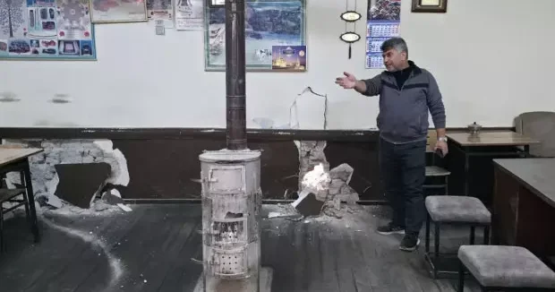 Erzincan haberleri Erzincan da panik anlar: Müşteriler can havliyle kaçtı! 05 Kasım 2025