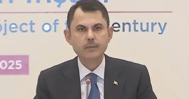 Bakan Kurum açıkladı: Deprem bölgesinde saatte 23 günde 550 konut inşa ediliyor VİDEO İZLE