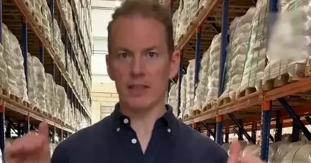 İşte İsrail’in ‘açlık silahı’ deposu: İşgalcilerin beklettiği dev depolardan biri görüntülendi VİDEO İZLE