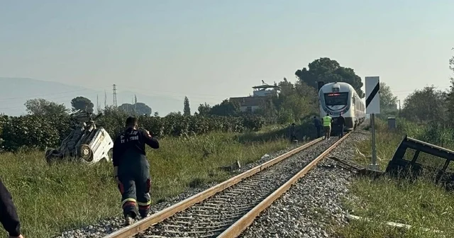 Hemzemin geçitte tren çarpan kamyonetin sürücüsü yaralandı Aydın Haberleri