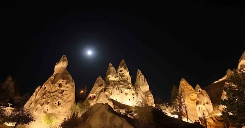 Kapadokya’da Kunduz Süper Ay göz kamaştırdı
