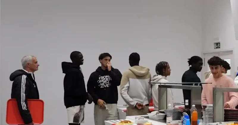 İlk kez böyle görüldü! Herkes Mourinho nun bu görüntüsünü konuşuyor