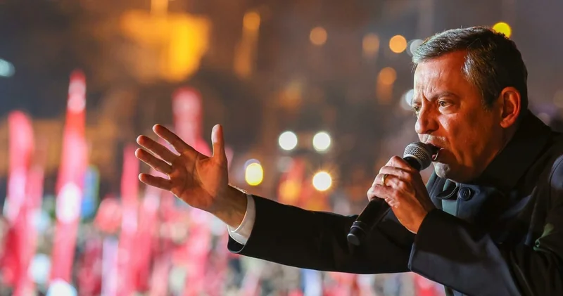 CHP den Ümraniye çıkarması: Yurttaşlar meydana akın etti