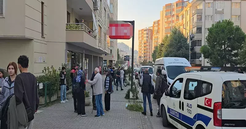 Eski eşini göğsünden bıçakladı, polisi arayıp teslim oldu