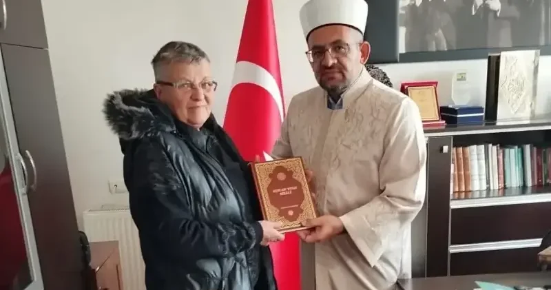 Romanyalı Cornalla Müslüman olup Zehra ismini aldı Aktüel Haberleri