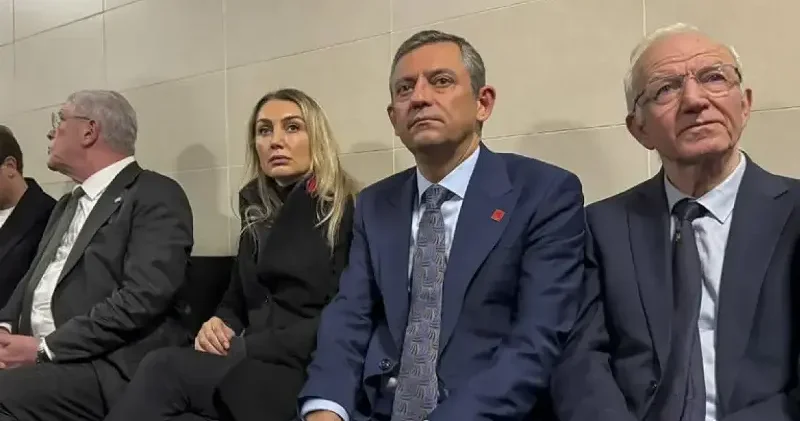 Özgür Özel: Dilek İmamoğlu nun diplomatik pasaportu iptal edildi Politika Haberleri