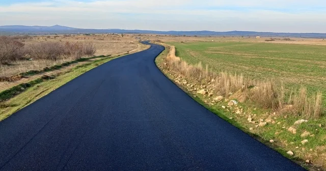 Edirne de köy yollarında sıcak asfalt çalışmaları sürüyor Edirne Haberleri