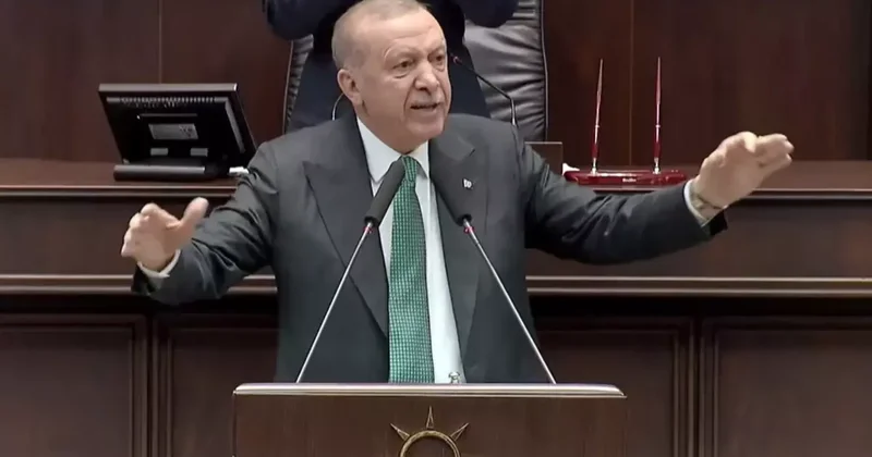 Cumhurbaşkanı Erdoğan Devrim dedi, bütün salon ayağa kalktı