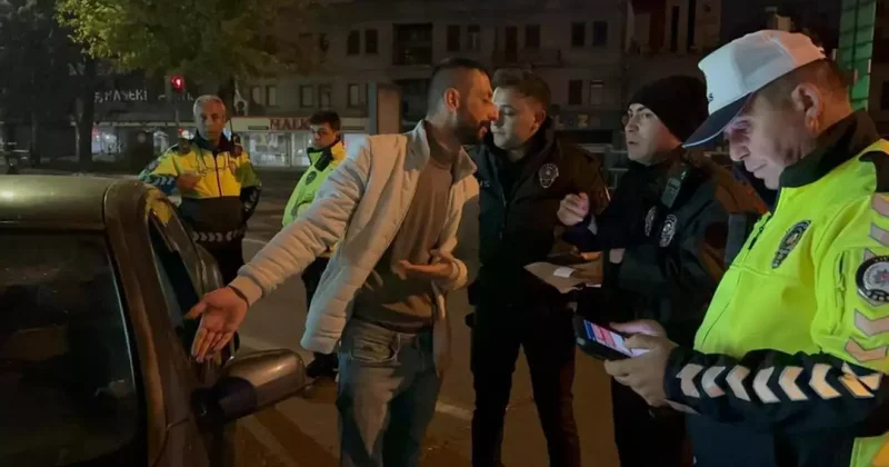 Kimlik isteyen polise sosyal medyasını açtı