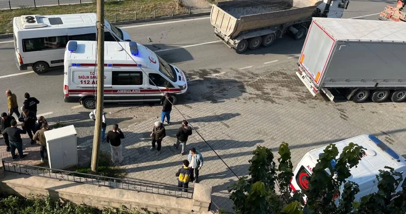 Iğdır da polisleri taşıyan minibüs kaza yaptı: 7 yaralı