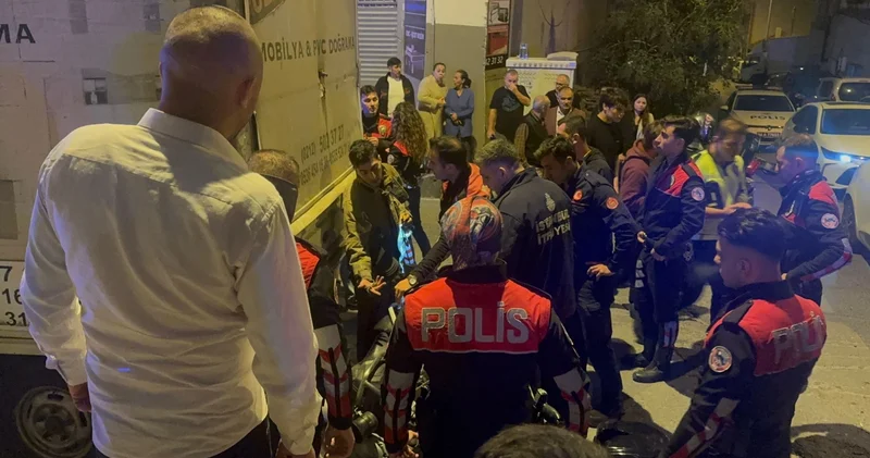 Küçükçekmece de otomobil yunus ekibine çarptı: İki polis yaralı