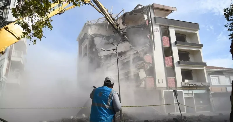 Deprem fırtınasının etkisindeki Sındırgı yla ilgili dikkat çeken karar! Afet bölgesi ilan edildi