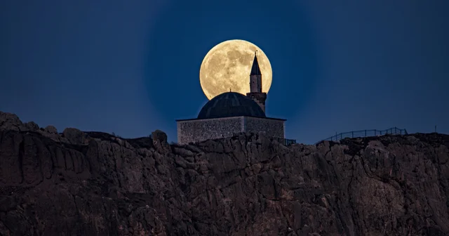 Kasım Dolunayı Van semalarında görsel şölen sundu Van Haberleri