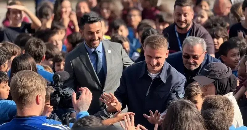 Kerem Aktürkoğlu minik Aras Şamlı ya verdiği sözü tuttu Futbol Haberleri