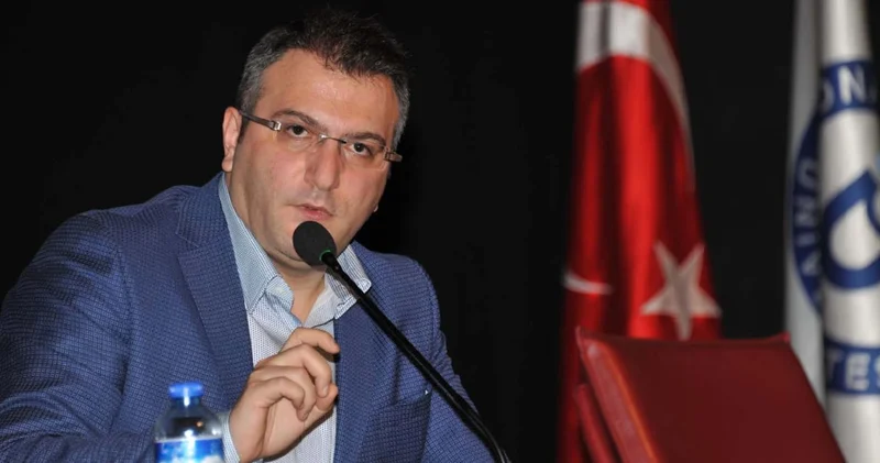 Cem Küçük ten AKP medyasına Ahlaklı olun çağrısı! Demirtaş a neler neler demişlerdi