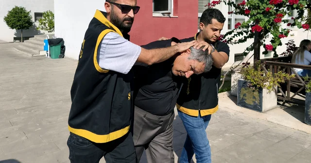 Otomobilin lastiği patlayınca yakalanan cinayet şüphelisi, susma hakkını kullandı Adana Haberleri