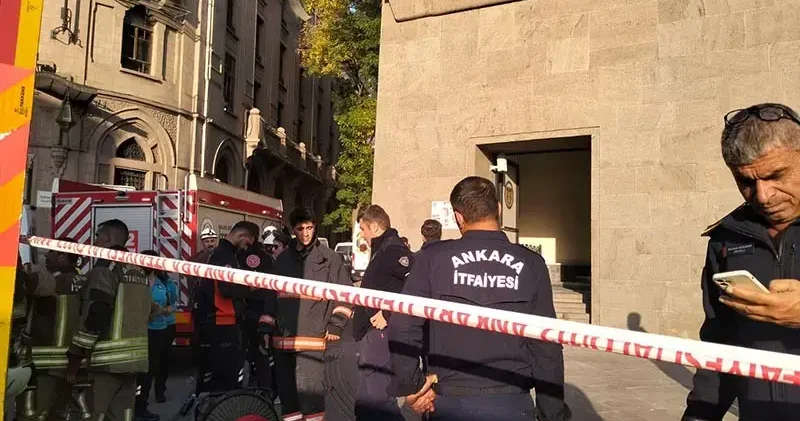 Üniversitenin yangın söndürme sisteminde gaz sızıntısı; 5 öğrenci ve 1 personel hastaneye kaldırıldı