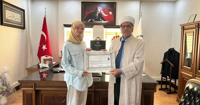 Antalya da Polonyalı gazeteci Müslüman oldu