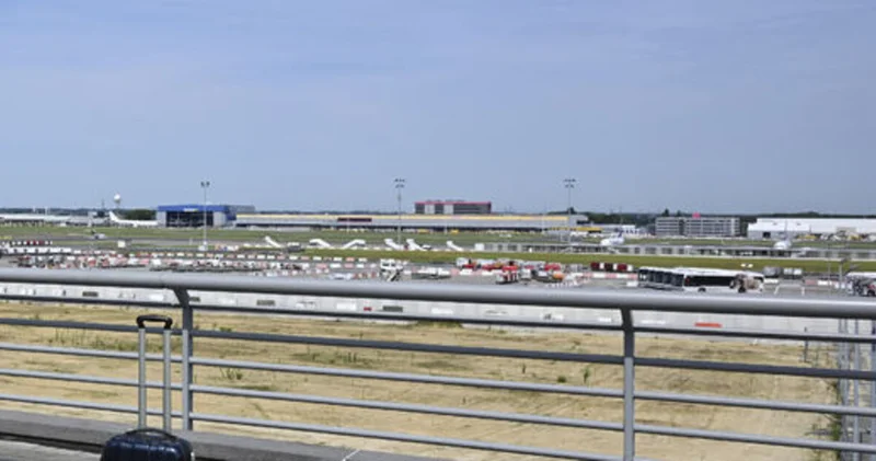 Brüksel de uçuşlar durduruldu Dış Haberler