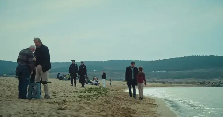 Arka Sokaklar’da duygu yüklü sahil buluşması