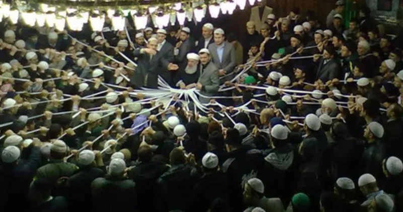 Menzil cemaatinde miras krizi! Üç kardeş arasındaki gerilim büyüyor