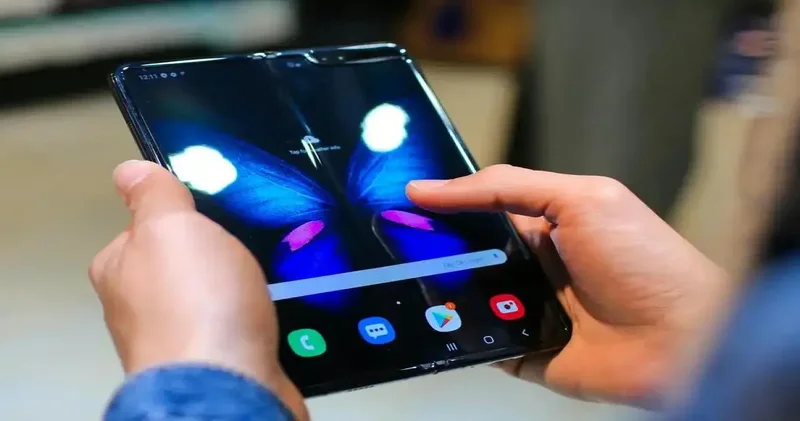 Apple henüz pazara girmeden katlanabilir akıllı telefon satışları fırladı