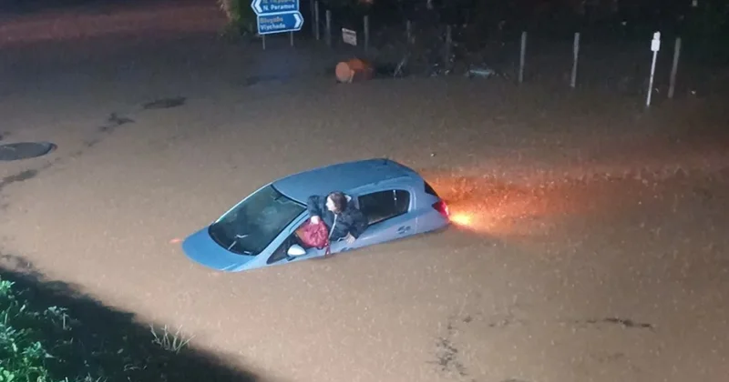 Yunanistan sel suları altında: Okullar tatil edildi Sözcü Gazetesi