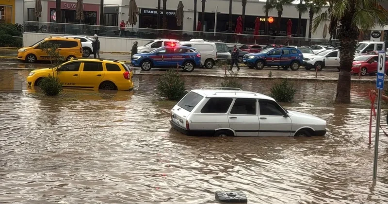 Bodrum da sokaklar göle döndü, araçlar yolda kaldı Sözcü Gazetesi