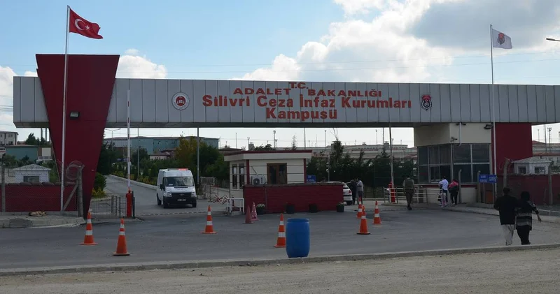 İBB soruşturmasında tahliye edilen 11 kişinin yeniden tutuklanmasına CHP den tepki!