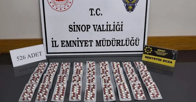 Sinop ta zehir tacirlerine darbe: 526 sentetik ecza ile yakalanan 2 şüpheli tutuklandı Sinop Haberleri