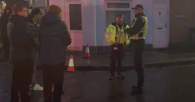 İngiltere de patlayıcı madde paniği: 200 den fazla ev tahliye edildi Sözcü Gazetesi