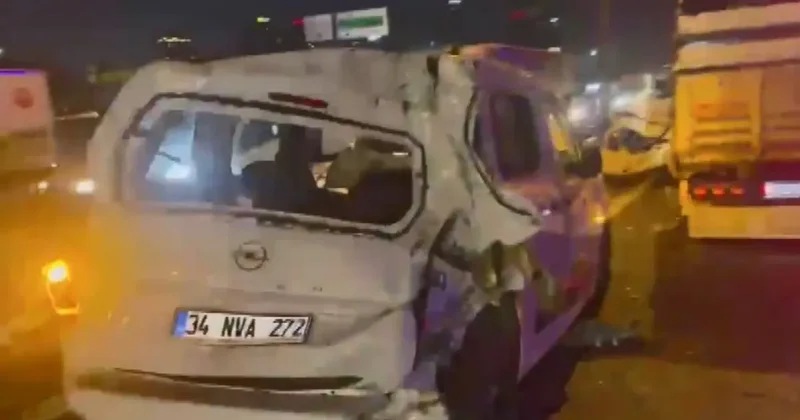 Bağcılar da Zincirleme Kaza: 5 Araç Karıştı