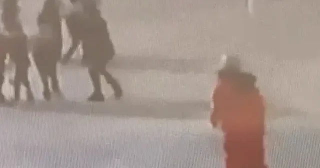 Öğretmenin doğru ve hızlı müdahalesi öğrencisinin hayatını kurtardı: O anlar kamerada VİDEO İZLE