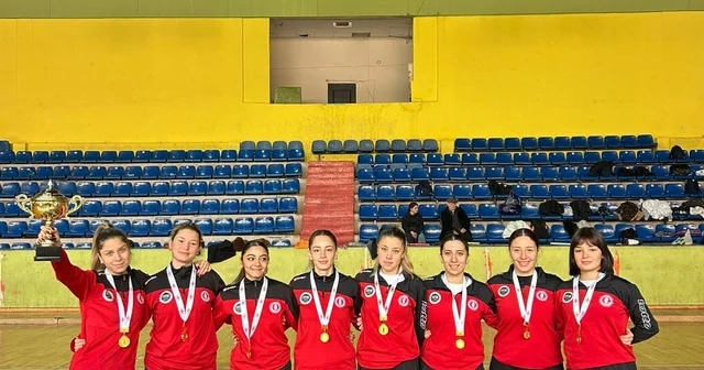 Ege Yıldızları Hokey takımı Tiflis Kupası nı Muğla ya getirdi Muğla Haberleri