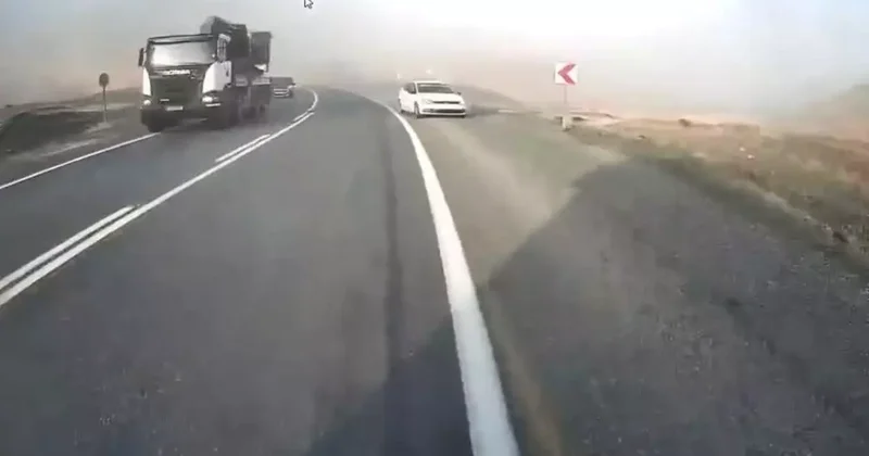 Elazığ’da otomobilin hatalı sollaması kazaya davetiye çıkardı