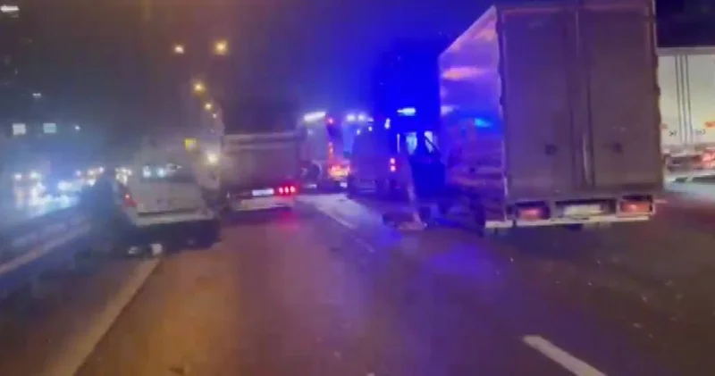 Son dakika Yine TEM yine zincirleme kaza! Trafik kilitlendi