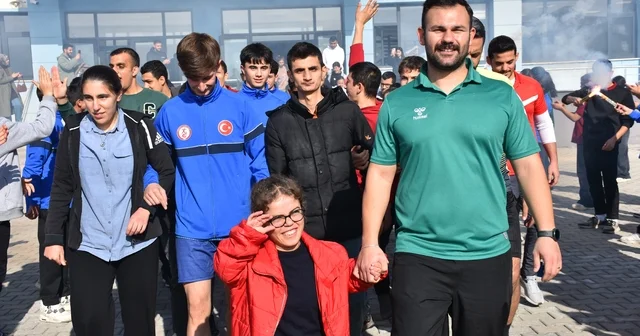 Spor lisesi öğrencileri, engelli öğrencileri ağırladı Şanlıurfa Haberleri