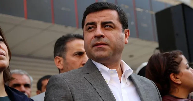 Son Dakika Selahattin Demirtaş a Cumhurbaşkanına hakaret suçundan hapis cezası