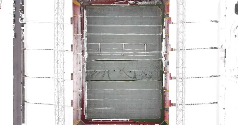 Hava sıcaklığı eksi 17 dereceyi gördü, çareyi naylon örtüyle buldular