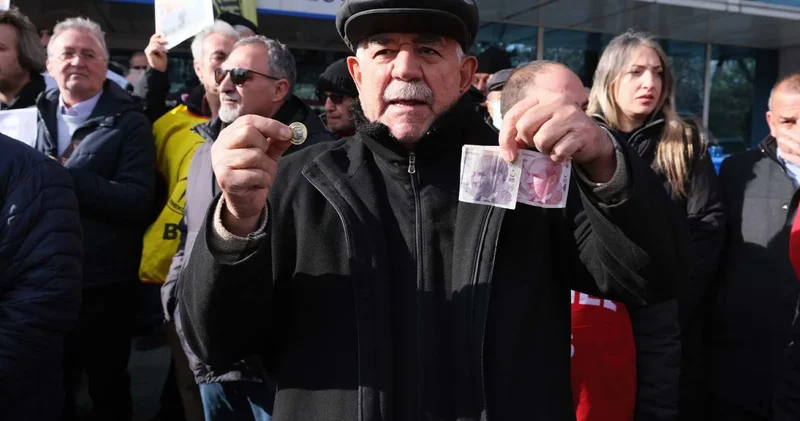 Eskişehir’de emekli vatandaş son 15 lirasıyla iktidara seslendi: Ben şimdi 30 gün ne yiyeceğim?