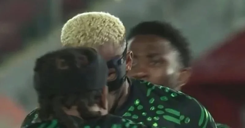 Osimhen takım arkadaşıyla kapıştı! Maçı yarıda bıraktı Sözcü Gazetesi