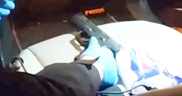 Nevşehir de durdurulan bir otomobildeki gizli bölmede ruhsatsız tabanca ve fişek bulundu VİDEO İZLE