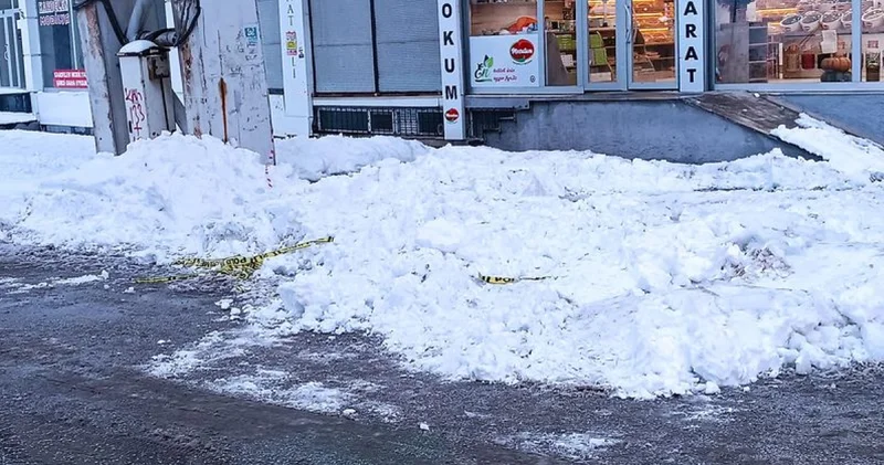 Bitlis te çatıdan düşen kar ve buz kütlesinin altında kalan kadın öldü