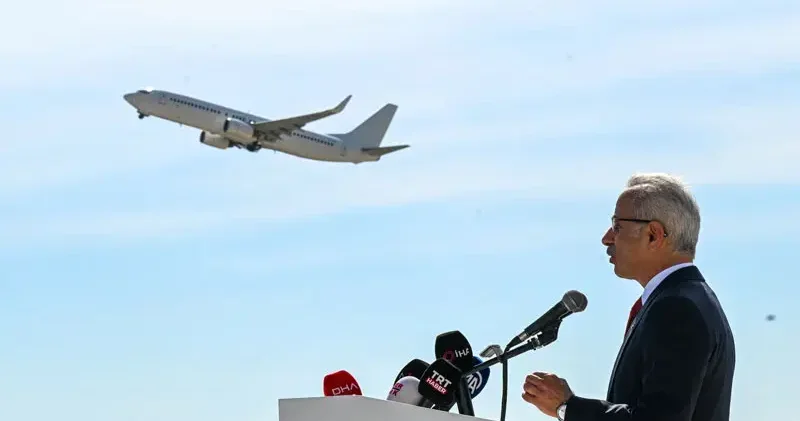 Bakan Uraloğlu: Tüm zamanların en yüksek günlük transit uçuş sayısına ulaştık